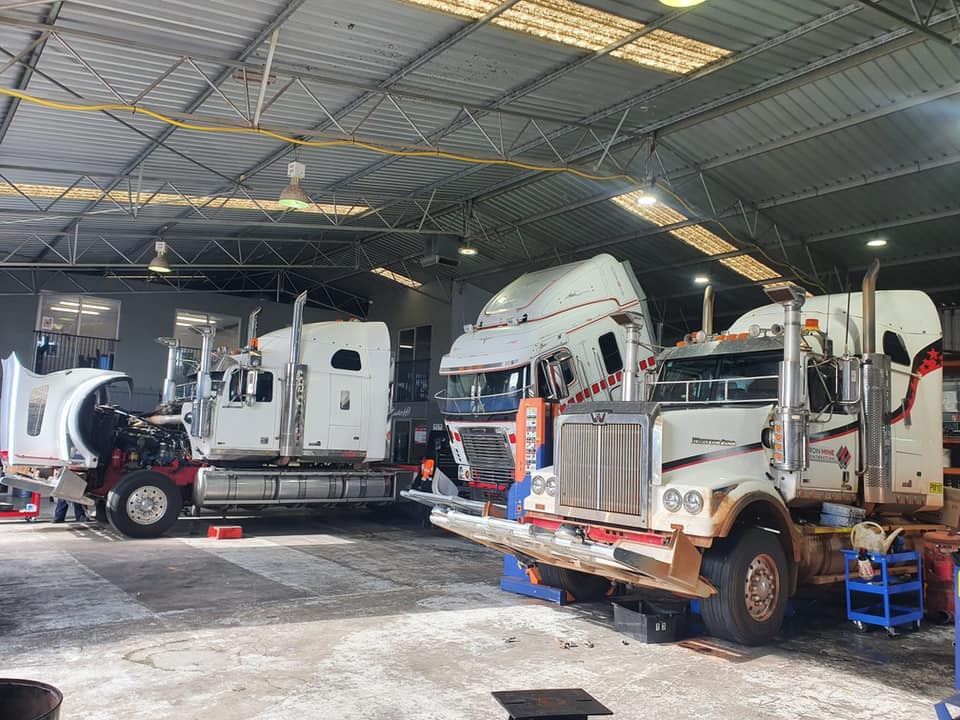 Nationwide Diesel Services Expert Truck mechanics.